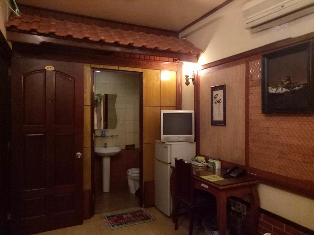 Bee Saigon Hotel Ho Chi Minh City Exterior photo
