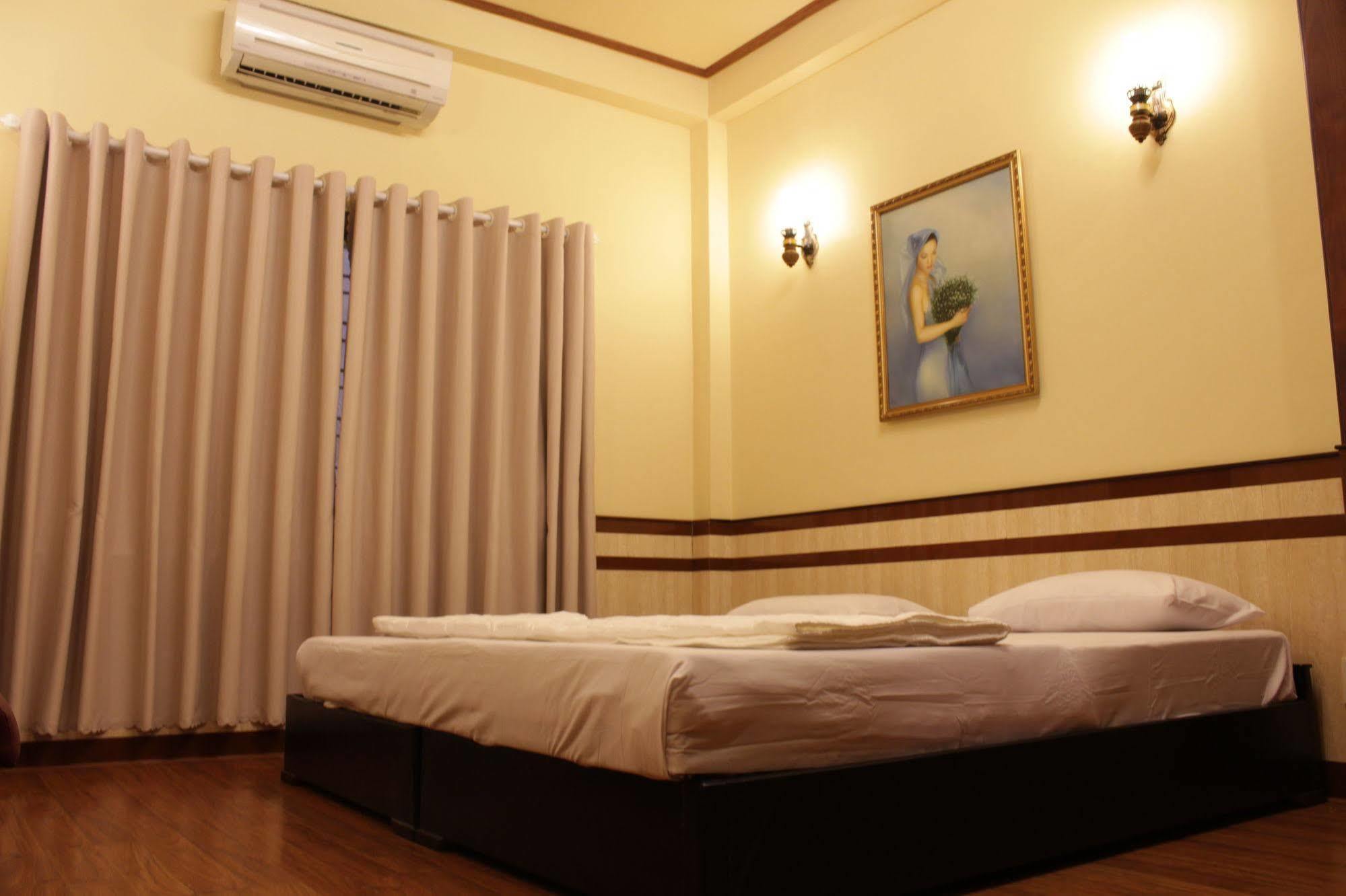 Bee Saigon Hotel Ho Chi Minh City Exterior photo