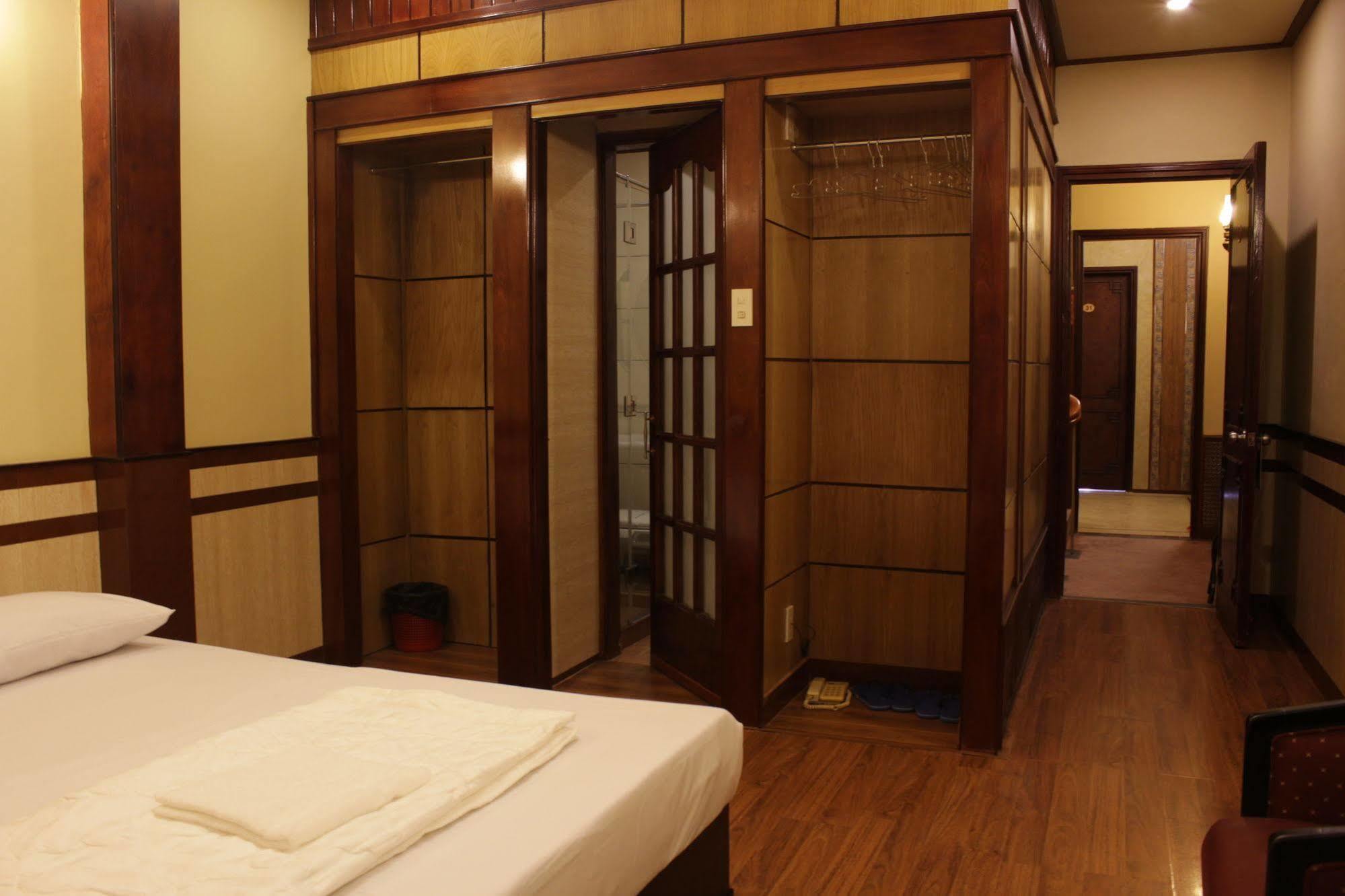 Bee Saigon Hotel Ho Chi Minh City Exterior photo